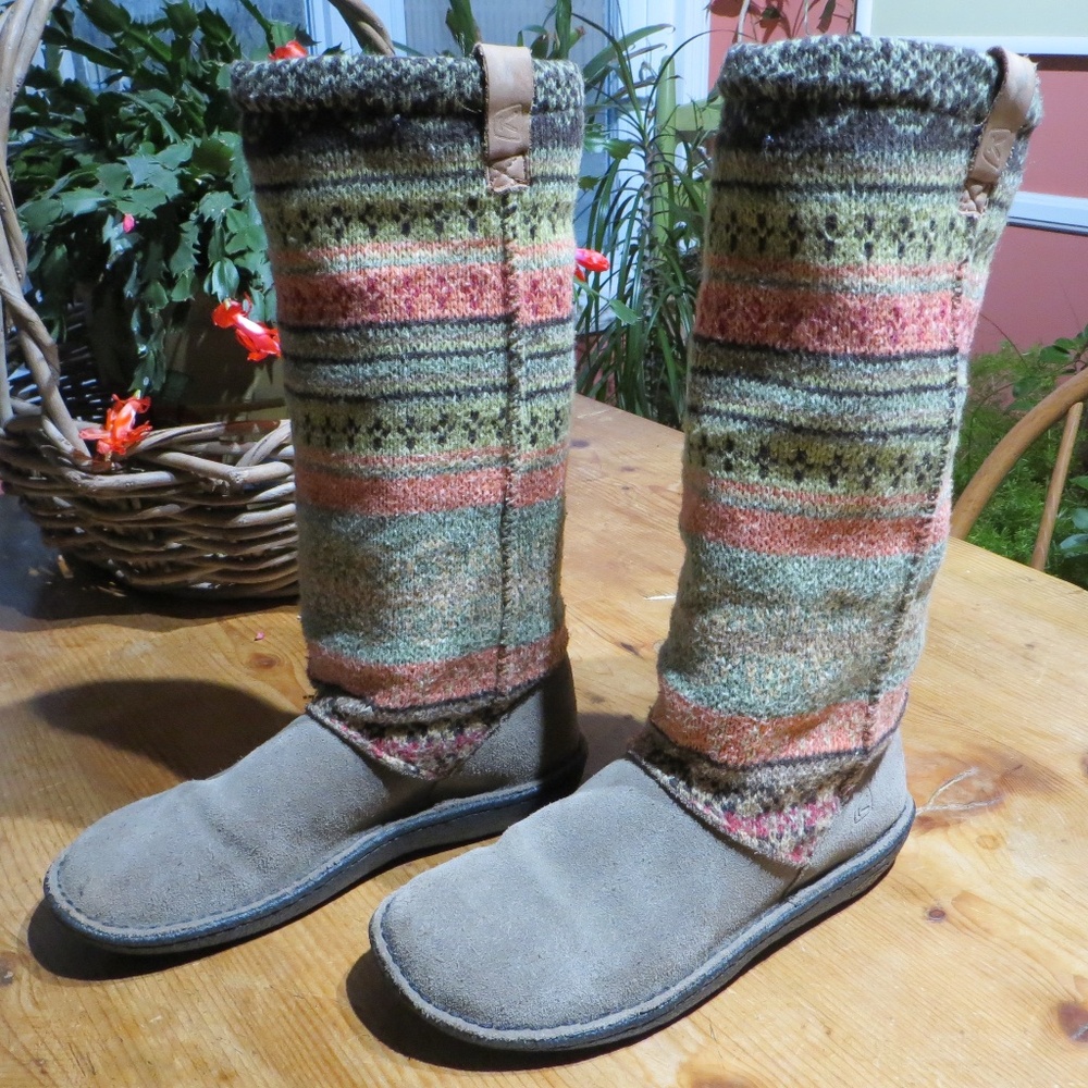 Keen Auburn Fleur sweater knit leg boots 8